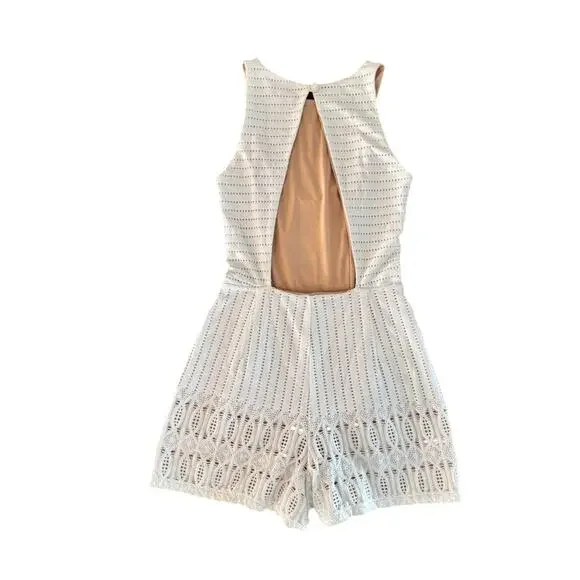 Elegant and rare Nightcap by Carisa Rene skort dress in white crochet lace - Picture 3 of 16